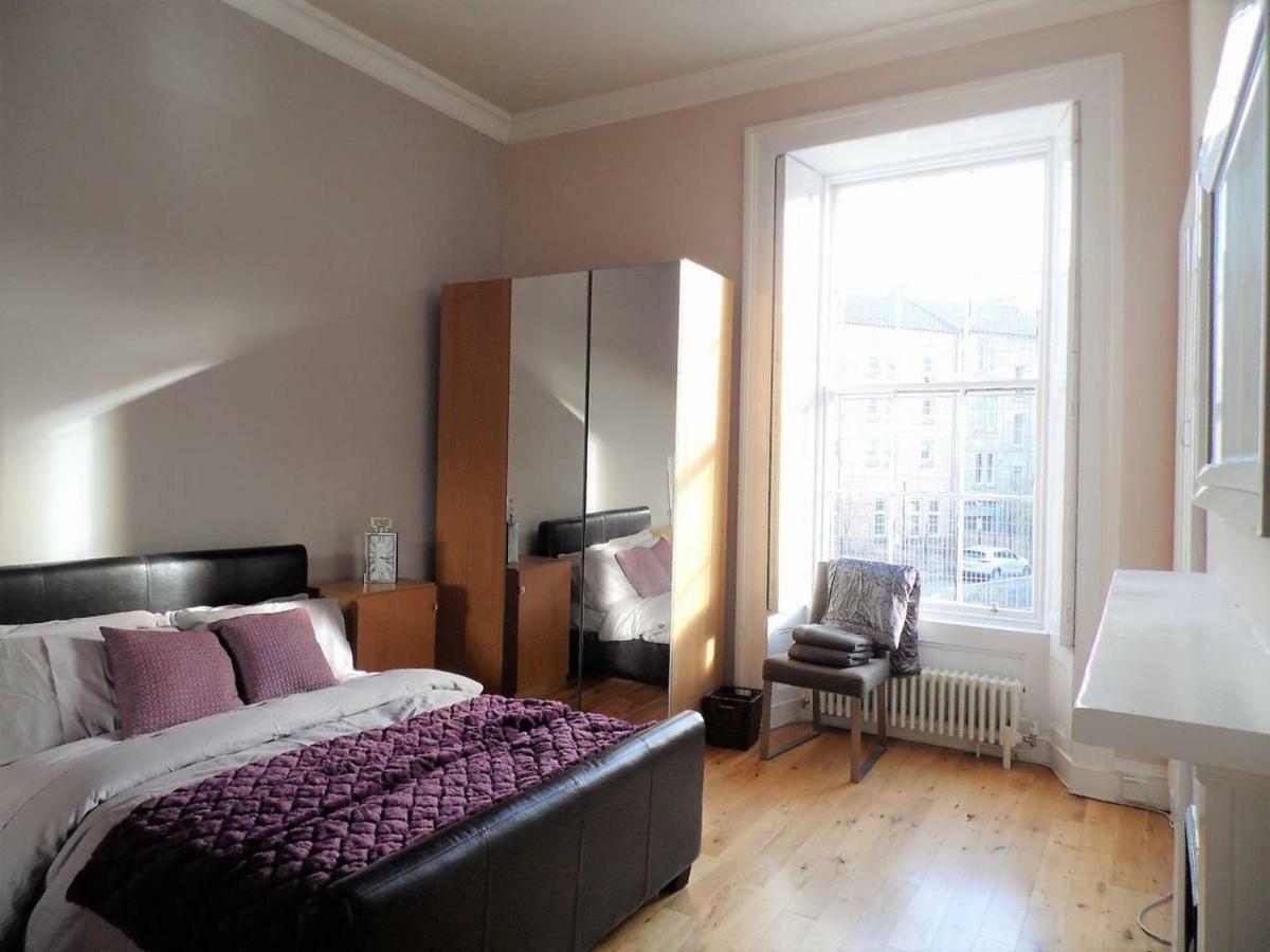 West End - Stunning, Spacious, 3 Bedroom, Main Door Flat With Private Parking Glasgow Exterior photo